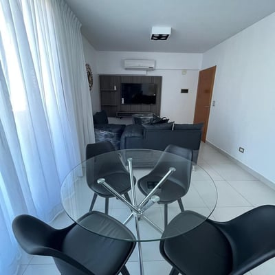 Miete einer modernen 2-Zimmer-Wohnung mit Balkon, Belgrano, Buenos Aires, Argentinien