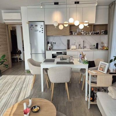 Miete einer Premium-3-Zimmer-Wohnung, 100 m², St. Konstantin und Helena, Varna, Bulgarien