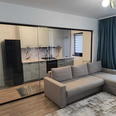 Alquiler de cómodos apartamentos de 2 habitaciones, 58 m², Veterani, Constanța, Rumanía