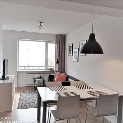 Alquiler de un acogedor apartamento de 2 habitaciones, 40 m², Śródmieście, Varsovia, Polonia