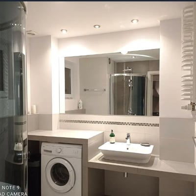 Alquiler de un acogedor apartamento de 2 habitaciones, 40 m², Śródmieście, Varsovia, Polonia