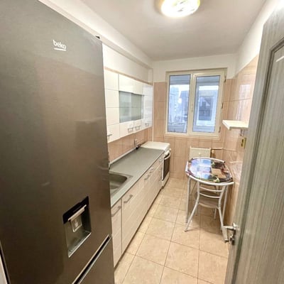 Location d’un appartement lumineux et meublé de 2 pièces, 48 m², Secteur 6, Crângași, Bucarest, Roumanie