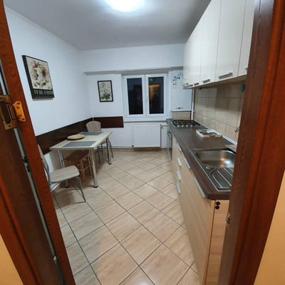 Аренда комфортной, меблированной трёхкомнатной квартиры, 80 м², Констанца, Румыния