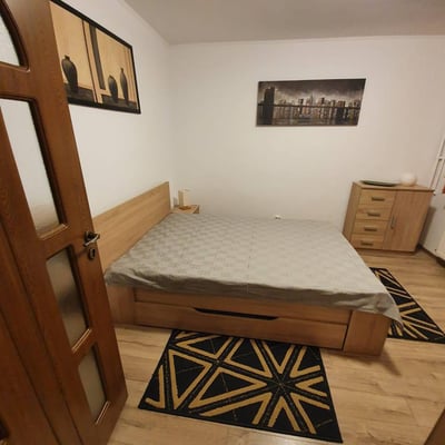 Miete einer komfortablen, möblierten 3-Zimmer-Wohnung, 80 m², Constanța, Rumänien