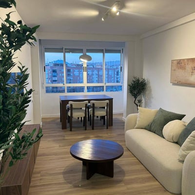 Location d’un appartement moderne et meublé de 3 pièces, 80 m², Plà del Bon Repòs–La Goteta, Alicante, Espagne