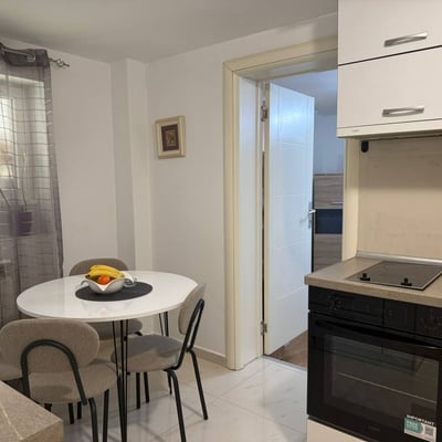 Аренда уютной трёхкомнатной квартиры, 60 м², Врачар, Белград, Сербия