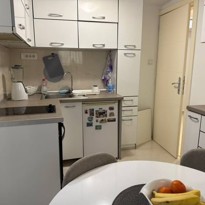 Аренда уютной трёхкомнатной квартиры, 60 м², Врачар, Белград, Сербия