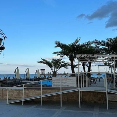 Rent of a studio apartment on the first sea line, 43 m², Mamaia, Romania