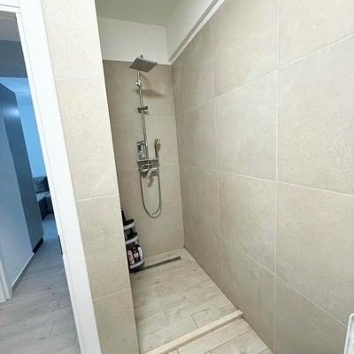 Rent of a bright 2-room apartment with balcony, Mamaia Sat, Romania