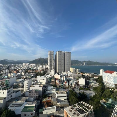 Location d’un appartement lumineux de 3 pièces avec vue sur la mer et la ville, 74 m², nord de Nha Trang, Vietnam