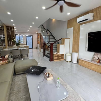 Miete eines modernen Hauses mit 3 Schlafzimmern, 270 m², West-Nha Trang, Vietnam