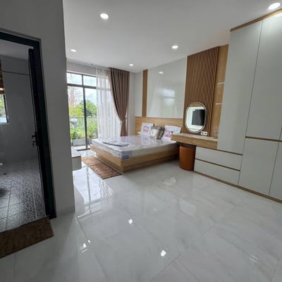 Аренда современного дома с 3 спальнями, 270 м², запад Нячанга, Вьетнам