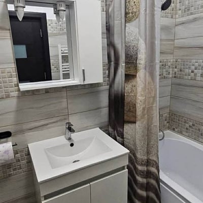 Аренда свежей 2-комнатной квартиры после ремонта, сектор 6, Бухарест, Румыния