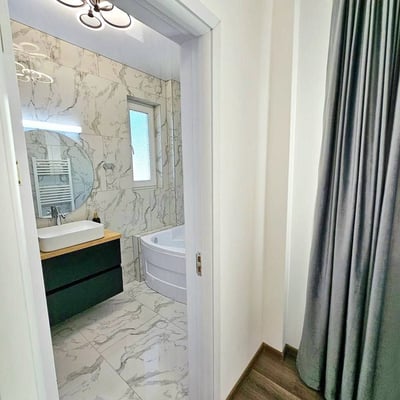 Modern penthouse for rent with 3 rooms and terrace, Mamaia Sat, Romania