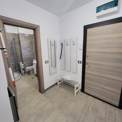 Helles Studio zur Miete mit Balkon, Mamaia Sat, Rumänien