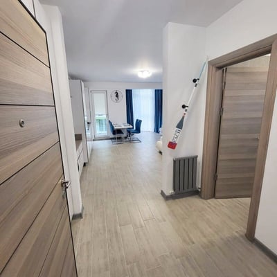 Location d’un studio lumineux avec balcon, Mamaia Sat, Roumanie