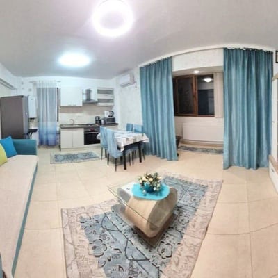 Alquiler de apartamento luminoso de 2 habitaciones con balcón, Mamaia Sat, Rumanía