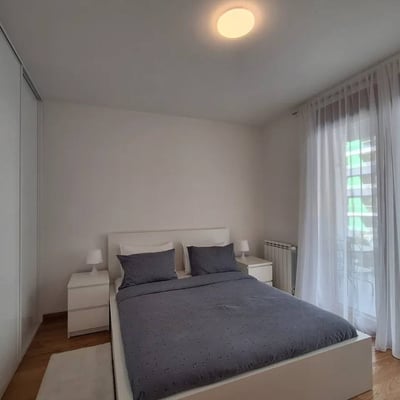 Location d’un appartement lumineux de deux pièces dans la résidence Elixir Garden, 55 m², Nouveau Belgrade, Serbie