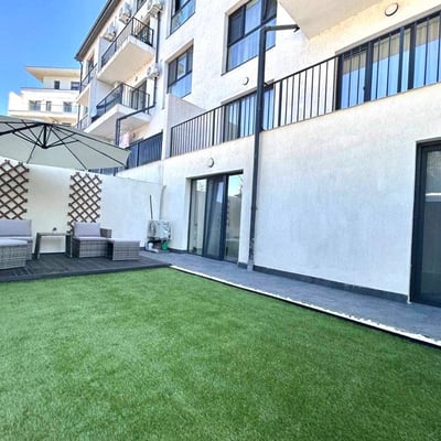 Location d’un appartement récent de deux pièces avec terrasse, Bucarest, Roumanie