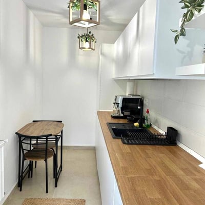 Location d’un appartement récent de deux pièces avec terrasse, Bucarest, Roumanie