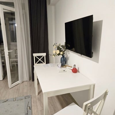 Komfortable Wohnung mit zwei separaten Zimmern und Balkon zur Miete, Constanța, Rumänien