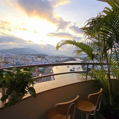 Alquiler de apartamento moderno y amueblado de dos habitaciones con vistas al mar, 76 m², Nha Trang, Vietnam