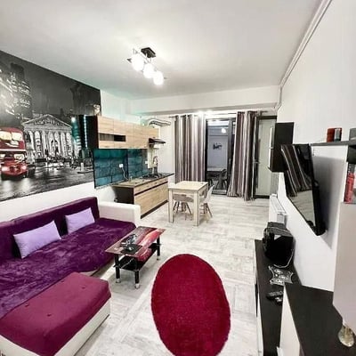 Alquiler de apartamento cómodo de dos habitaciones con balcón, Mamaia Sat, Rumanía