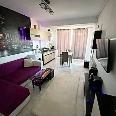 Alquiler de apartamento cómodo de dos habitaciones con balcón, Mamaia Sat, Rumanía