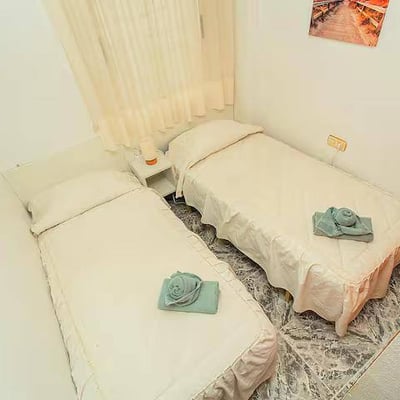 Alquiler de acogedor y soleado apartamento de dos habitaciones con balcón, Torrevieja, España