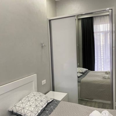 Location d’un appartement lumineux et meublé, 40 m², Batoumi, Géorgie