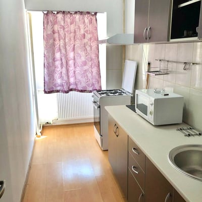 Location d’un bon appartement d’une pièce avec cuisine séparée, Sector 3, Bucarest, Roumanie