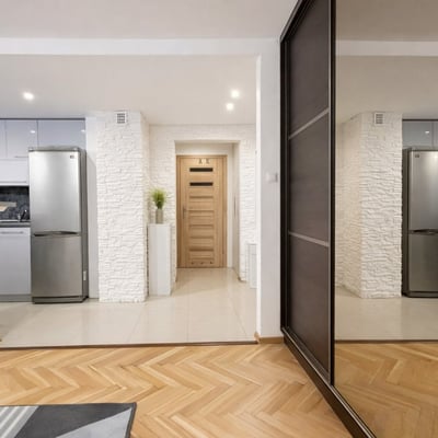 Location d’un appartement moderne et meublé de deux pièces avec balcon, 41 m², Bielany, Varsovie, Pologne