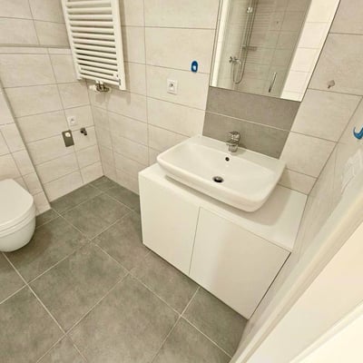 Аренда новой светлой квартиры с балконом, 30 м², Letňany, Прага, Чехия