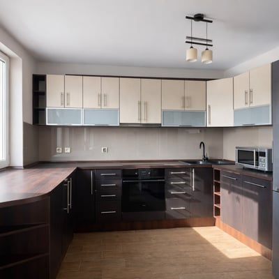 Alquiler de apartamento amplio de cuatro habitaciones con balcón, 95 m², Targówek, Varsovia, Polonia