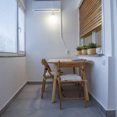 Аренда светлой двухкомнатной квартиры с балконом, 60 м², Новый Белград, Сербия