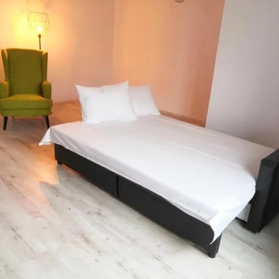 Alquiler de apartamento luminoso con balcón, Mamaia Sat, Rumanía