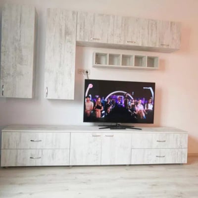 Alquiler de apartamento luminoso con balcón, Mamaia Sat, Rumanía