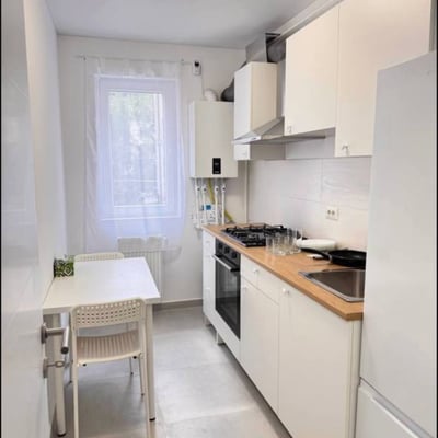 Alquiler de apartamento nuevo y amueblado con balcón, Bucarest, Rumanía