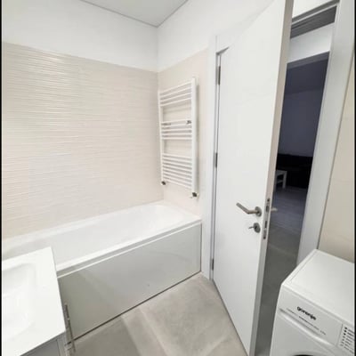 Alquiler de apartamento nuevo y amueblado con balcón, Bucarest, Rumanía