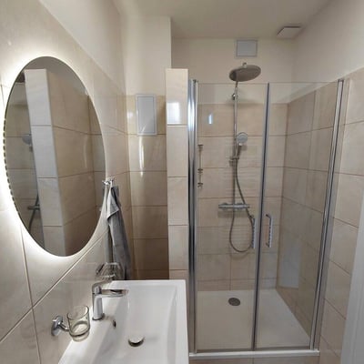 Alquiler de apartamento luminoso y renovado, 43 m², Budějovická, Praga, República Checa