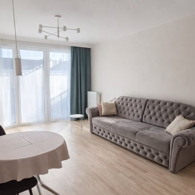 Appartement lumineux et moderne de 50 m² avec balcon à louer à Mokotów, Varsovie, Pologne