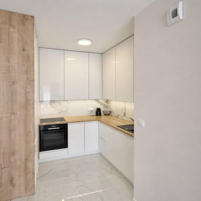 Appartement lumineux et moderne de 50 m² avec balcon à louer à Mokotów, Varsovie, Pologne