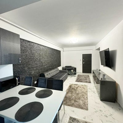 Comfortable apartment on the first sea line for rent in Mamaia-Sat, Romania