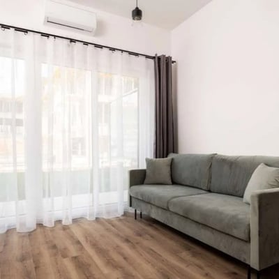 Modernes möbliertes Studio-Apartment, 32 m², zur Miete in Warschau, Polen