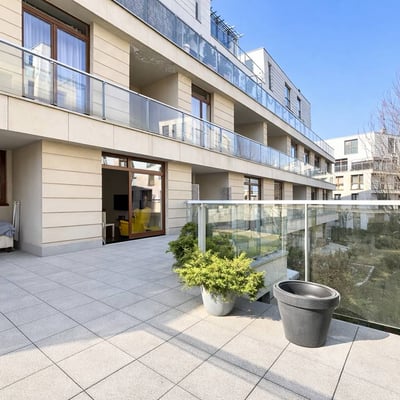 Appartement lumineux et meublé 40 m² avec terrasse à louer à Wilanów, Varsovie, Pologne