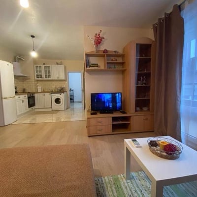 Appartement lumineux et moderne avec terrasse à louer dans le centre de Varna, Bulgarie