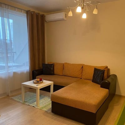 Appartement lumineux et moderne avec terrasse à louer dans le centre de Varna, Bulgarie