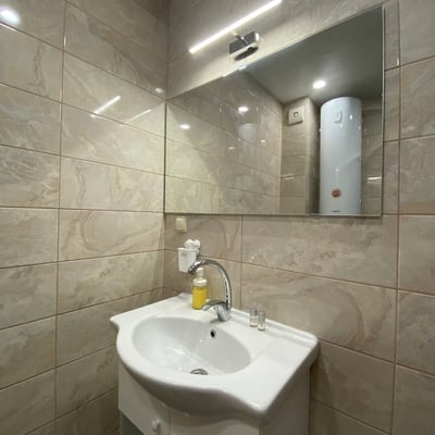 Appartement lumineux et moderne avec terrasse à louer dans le centre de Varna, Bulgarie