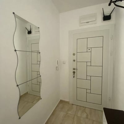 Appartement lumineux et moderne avec terrasse à louer dans le centre de Varna, Bulgarie