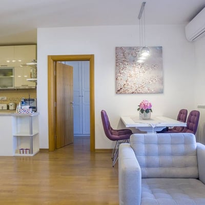 Komfortable und geräumige Wohnung 71 m² zur Miete in Zvezdara, Belgrad, Serbien